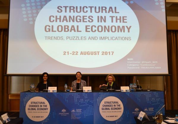 &nbsp;Tara Sinclair&nbsp;giving a lecture