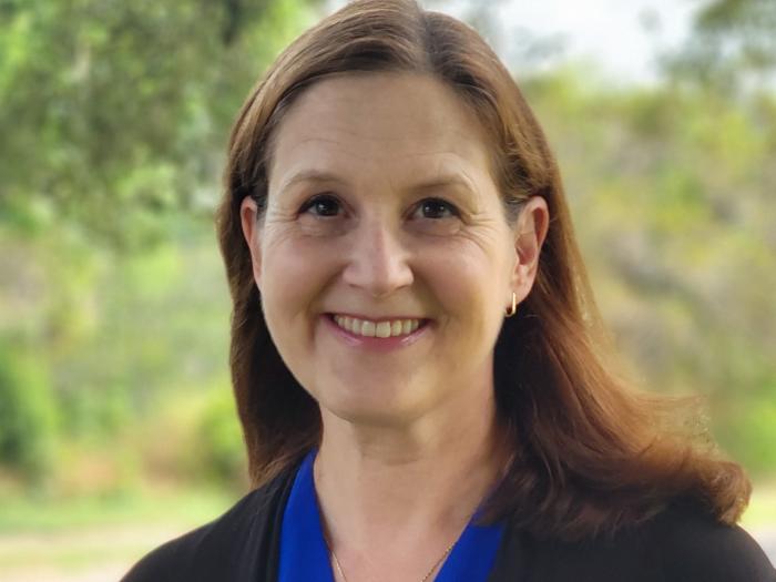 tara sinclair headshot